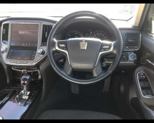 Toyota Crown Hybrid 2016