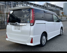 Toyota Noah 2014