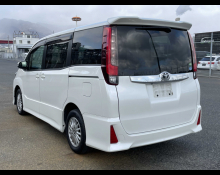 Toyota Noah 2014
