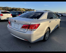 Toyota Crown Majesta 2016