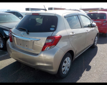 Toyota Vitz 2015