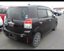 Toyota Spade 2015