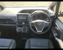 Toyota Voxy 2016