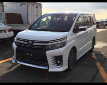 Toyota Voxy 2016
