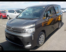 Toyota Voxy 2012
