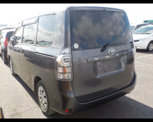 Toyota Voxy 2012