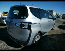 Toyota Sienta 2016