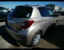 Toyota Vitz 2015
