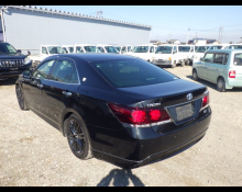 Toyota Crown Hybrid 2015