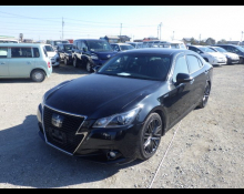 Toyota Crown Hybrid 2015
