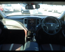 Toyota Crown Hybrid 2015