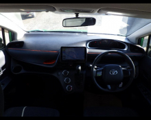 Toyota Sienta 2016