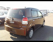 Toyota Spade 2015