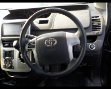 Toyota Voxy 2012