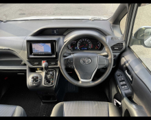 Toyota Voxy 2015