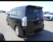 Toyota Voxy 2012