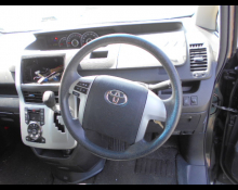Toyota Voxy 2012