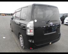 Toyota Voxy 2012