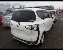 Toyota Sienta 2017