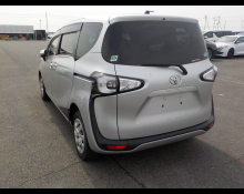 Toyota Sienta 2016
