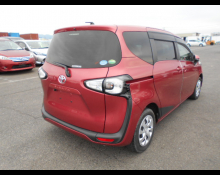 Toyota Sienta 2015