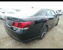 Toyota Crown Hybrid 2015