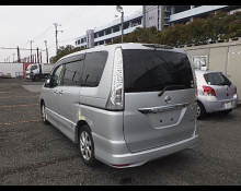Nissan Serena 2013