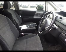 Toyota Voxy 2012