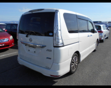 Nissan Serena 2015