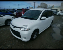 Toyota Sienta 2015