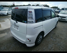 Toyota Sienta 2015