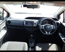 Toyota Vitz 2015