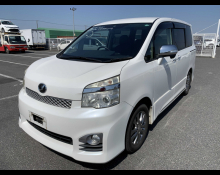 Toyota Voxy 2013
