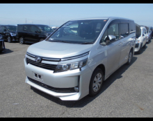 Toyota Voxy 2015