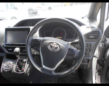 Toyota Voxy 2015