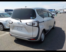 Toyota Sienta 2016