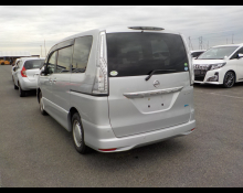 Nissan Serena 2015