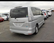 Nissan Serena 2015