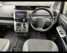 Toyota Voxy 2013
