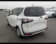 Toyota Sienta 2016
