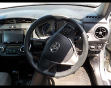 Toyota Corolla Axio 2015