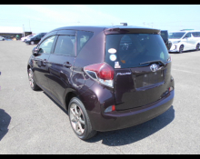 Toyota Ractis 2015