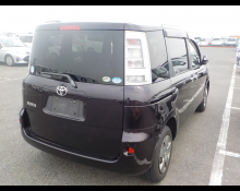 Toyota Sienta 2012