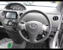 Toyota Sienta 2015
