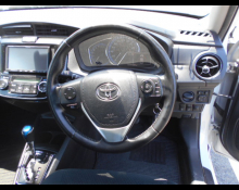 Toyota Corolla Axio 2015