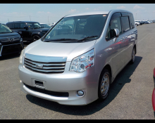 Toyota Noah 2012