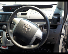 Toyota Noah 2012
