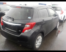 Toyota Vitz 2015