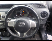 Toyota Vitz 2015