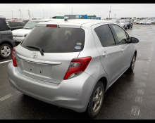 Toyota Vitz 2015